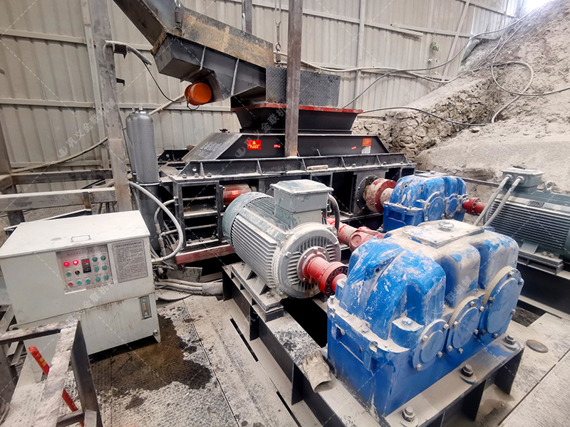 建筑用砂配置的液壓對(duì)輥制砂機(jī)多少錢一臺(tái)？