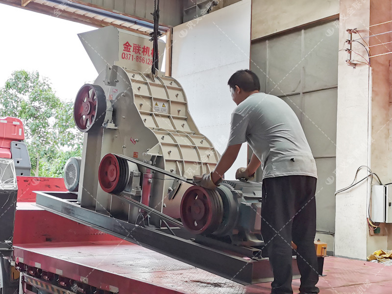 雙級粉碎機發(fā)往山西忻州_粉碎煤泥和煤的混合料